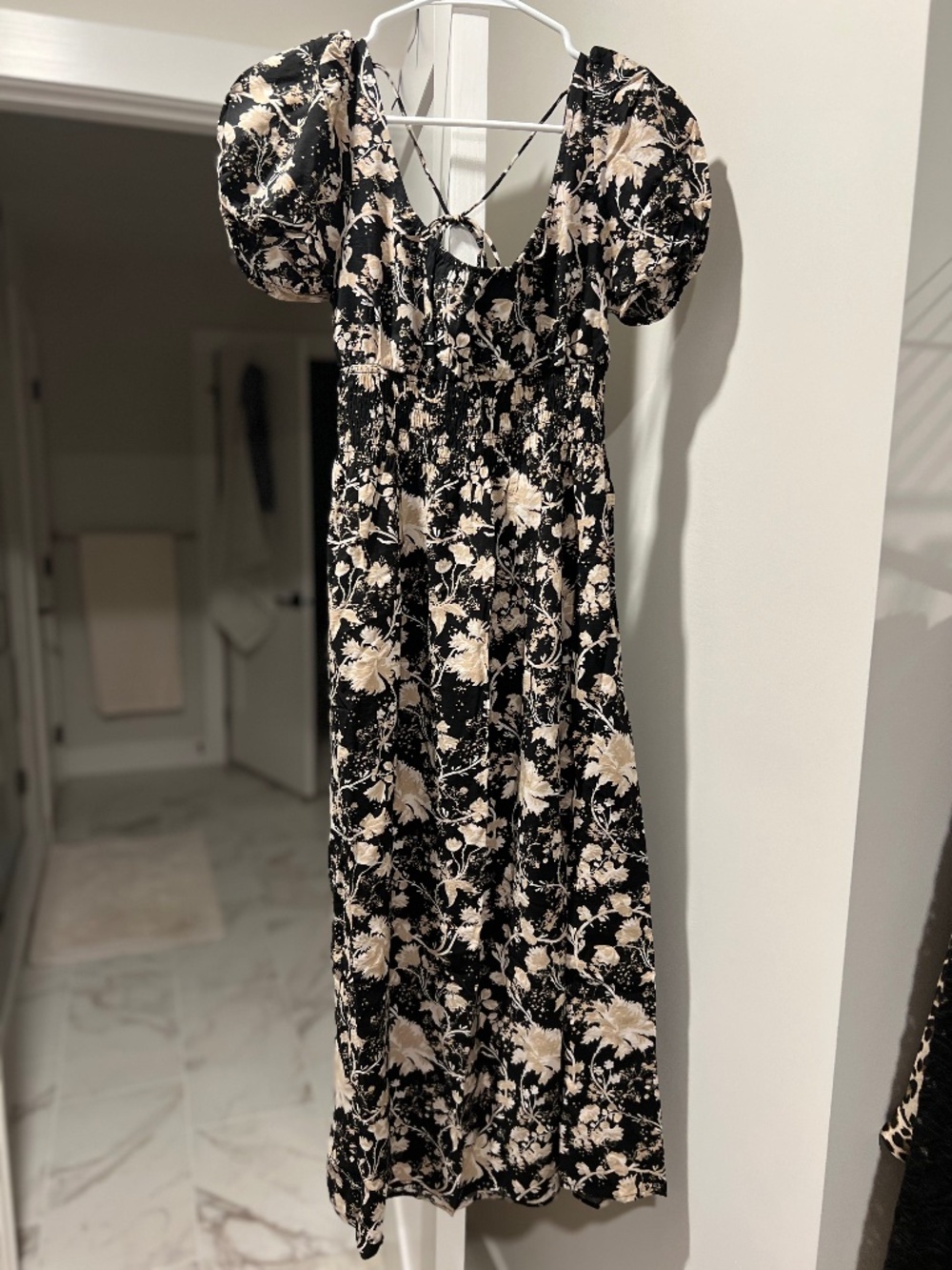 Abercrombie Smocked Puff Sleeve Midi Dress - Picture 5 of 8